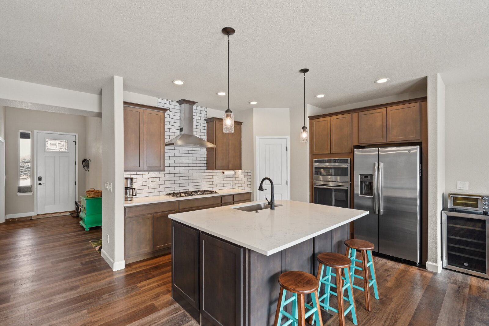 Building Photo - Modern Comfort Meets Mountain Beauty – 4-B...