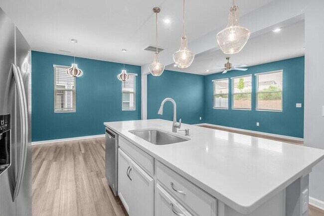 Building Photo - Modern Comfort, Effortless Living & Unbeatable Convenience in Northfield Crossing 3BR/2.5BA, 2 Ca...