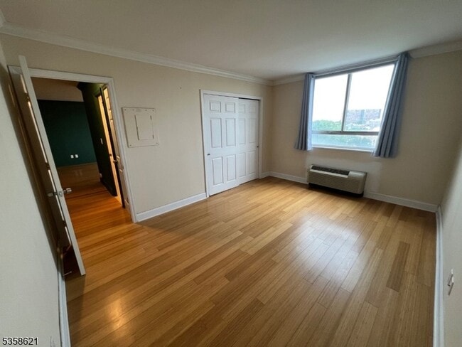 Building Photo - 100 Manhattan Ave