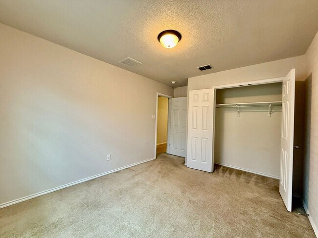 Building Photo - 10843 Canter Spur