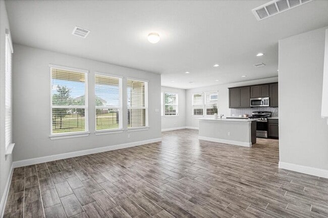 Building Photo - 136 Free Stone Dr