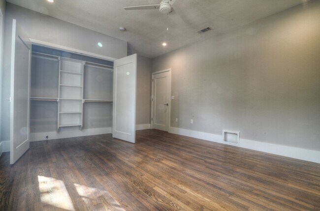 Building Photo - 3109 Walling Dr