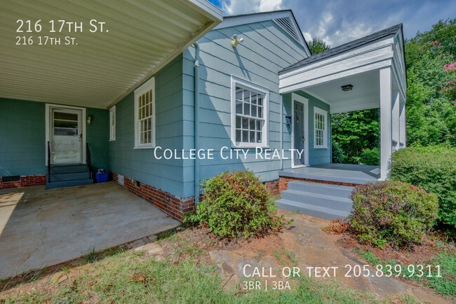 Building Photo - 216 17th St