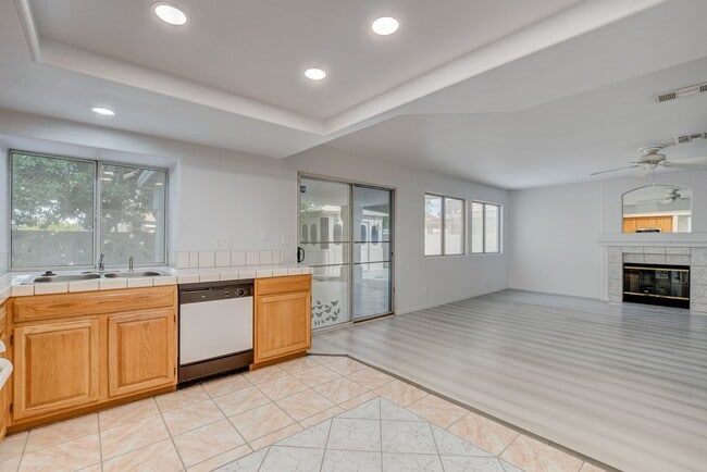 Building Photo - 4966 High Creek Dr