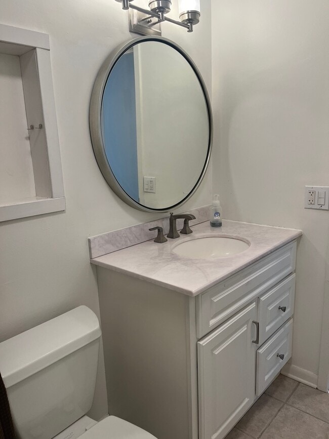 Building Photo - 1560 N Sandburg Terrace