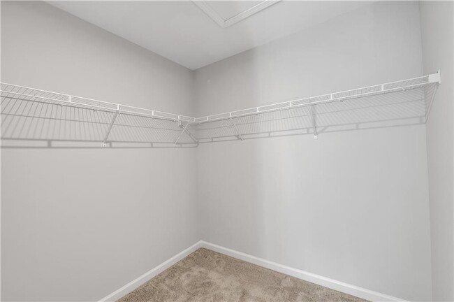 Building Photo - 865 York Aly