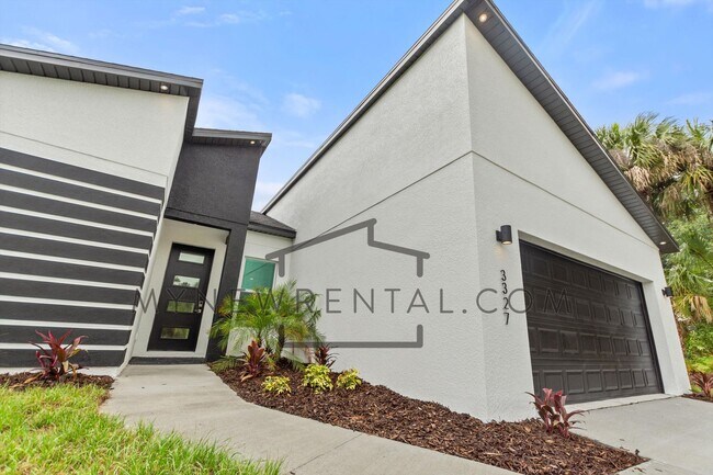 Building Photo - ONE MONTH FREE RENT! Modern, energy effici...