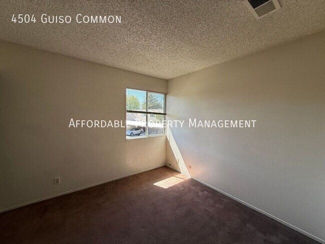 Building Photo - 4504 Guiso Common