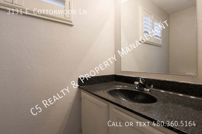 Building Photo - 3131 E Cottonwood Ln