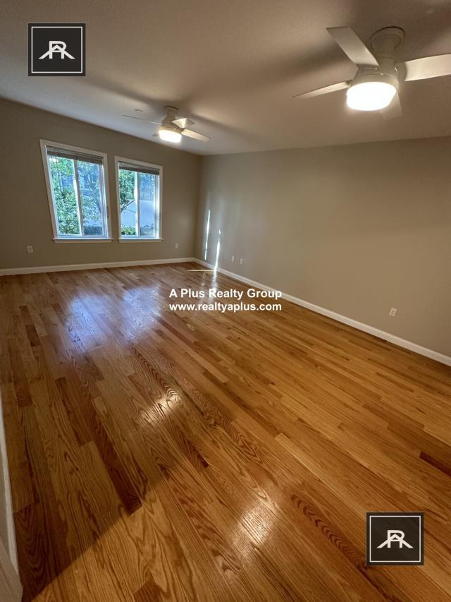 Building Photo - 2 bedroom in Boston MA 02132