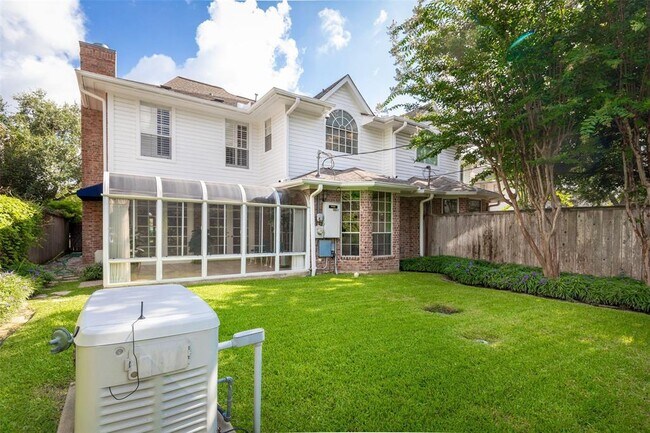 Building Photo - 5583 Beverly Hill St