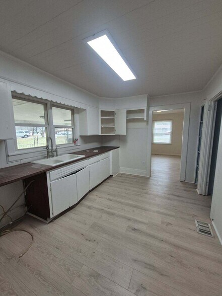 Building Photo - 4104 Old Austell Rd