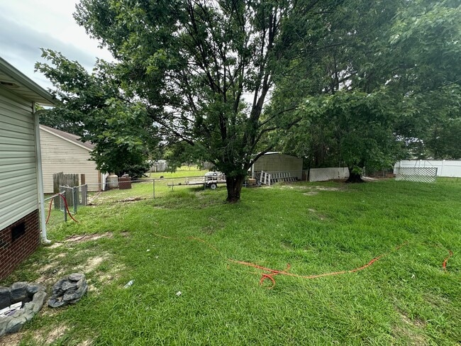 Building Photo - 228 Northview Dr