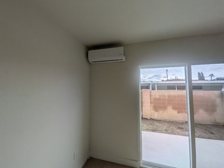 Building Photo - 6164 Ibbetson Ave