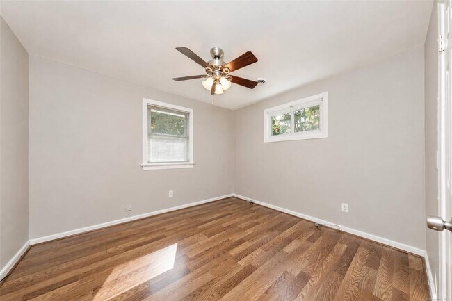 Building Photo - 138 Banneker Dr