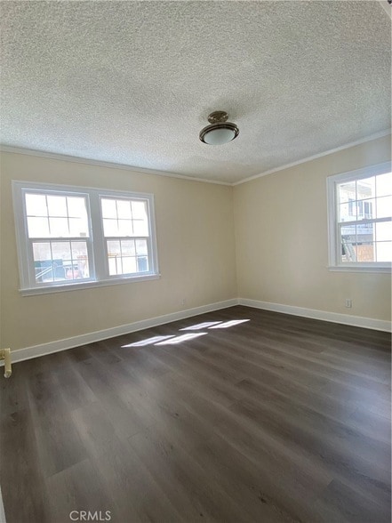 Building Photo - 521 E Valencia Ave