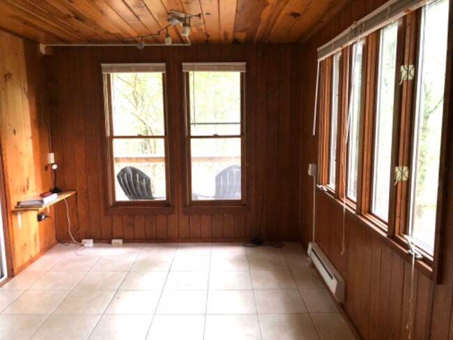 Building Photo - 107 Rockcrest Ridge