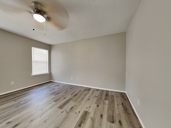 Building Photo - 18109 Eganville Cir