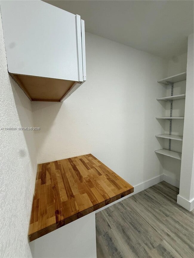 Building Photo - 5413 SW 23rd St