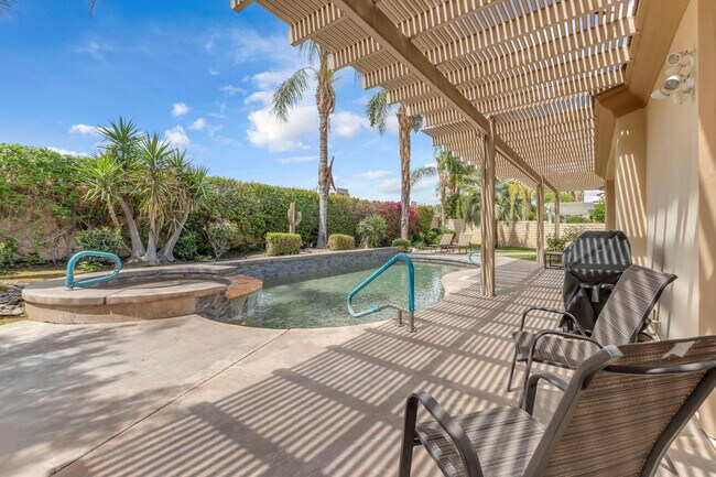 Building Photo - 44397 Mesquite Dr