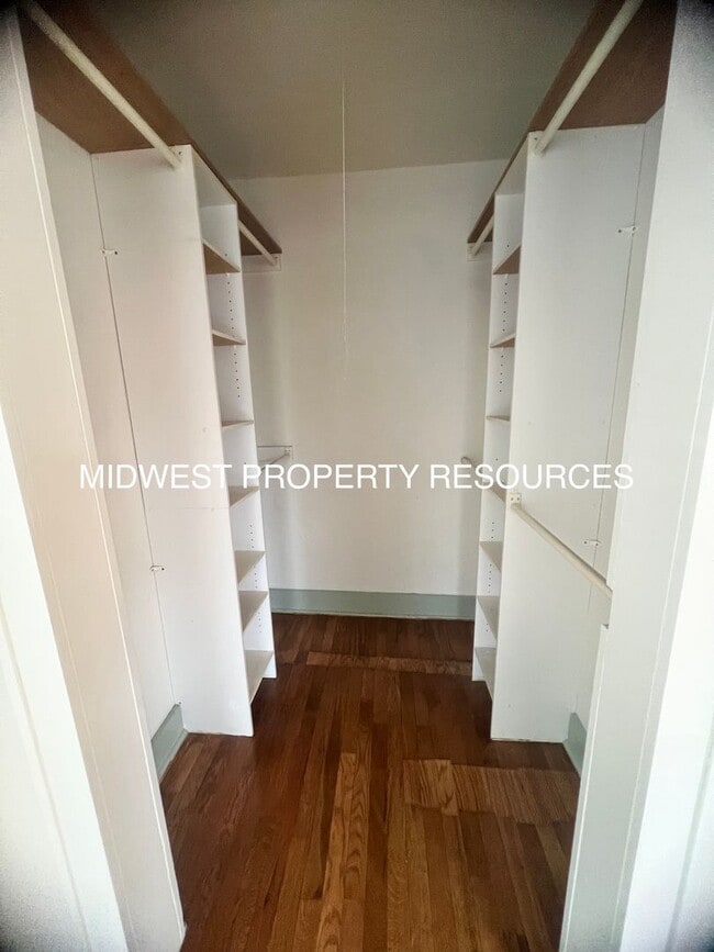 Building Photo - Amazing 4 Bedroom Home!