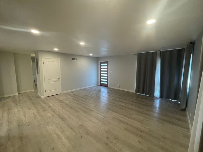 Building Photo - $3690 -- Charming, Centrally Located Singl...