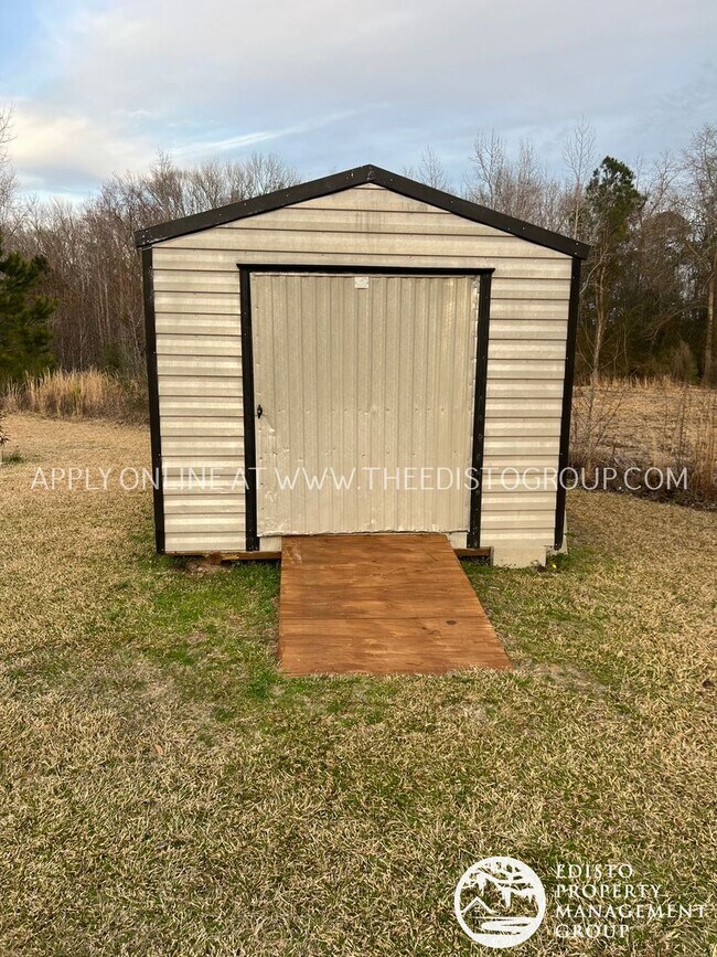 Building Photo - Charming 3-Bed, 2-Bath Country Home on 1.2 Acres – Near Bamberg & Orangeburg