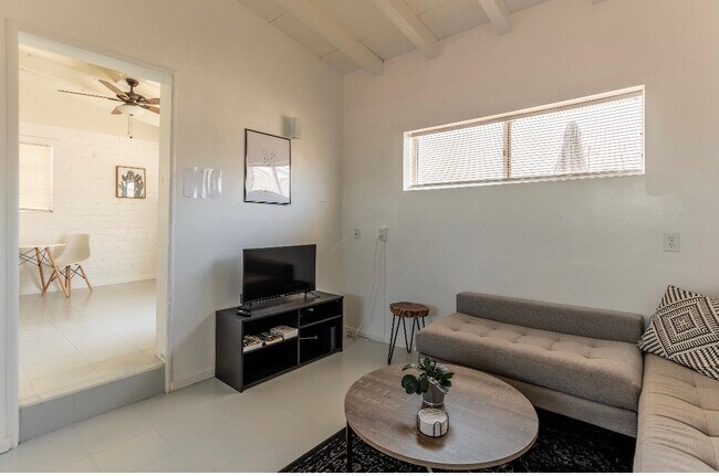 Building Photo - 74768 Sunset Dr