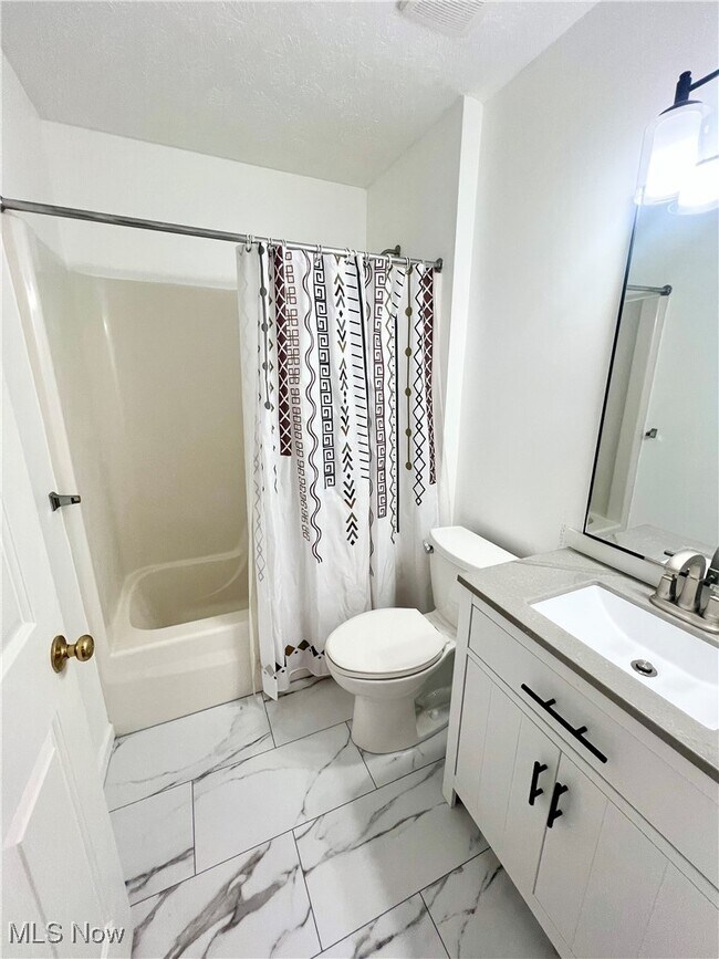 Building Photo - 654 Brookwood Ct