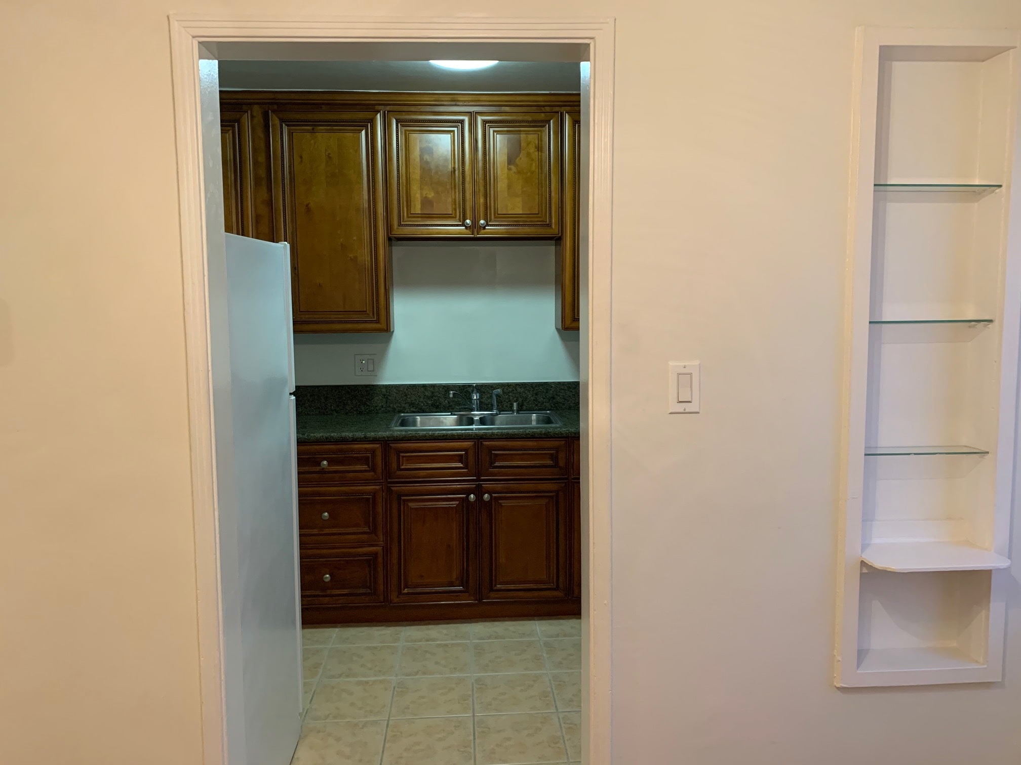 Kitchen entry - 4302 Elm Ave