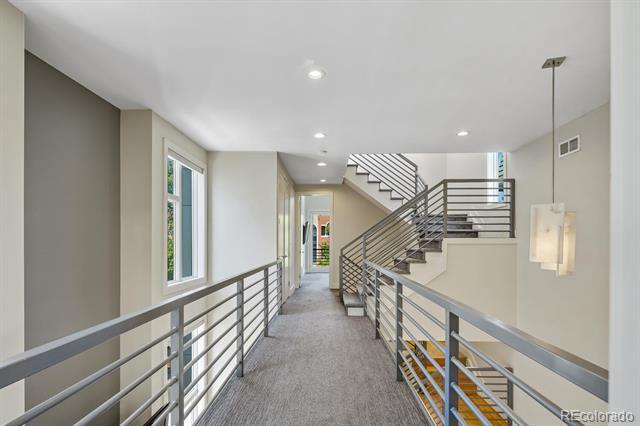 Building Photo - 2414 Glenarm Pl