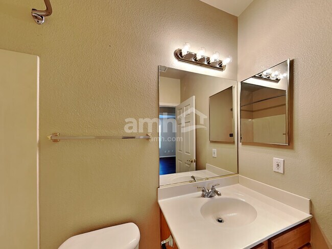 Building Photo - 16151 W Latham St