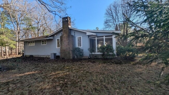 Building Photo - 10 Sherwood Ave