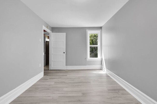 Building Photo - Charming 2-Bedroom Home with Private Backyard in Allentown