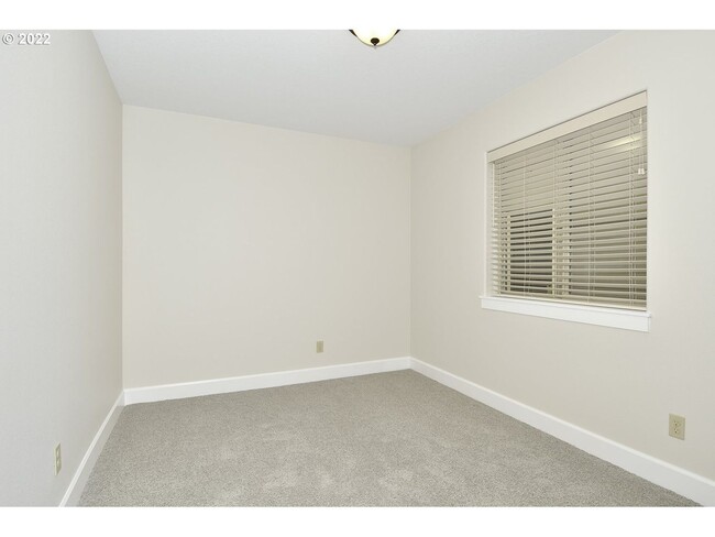 Building Photo - White Oak Village