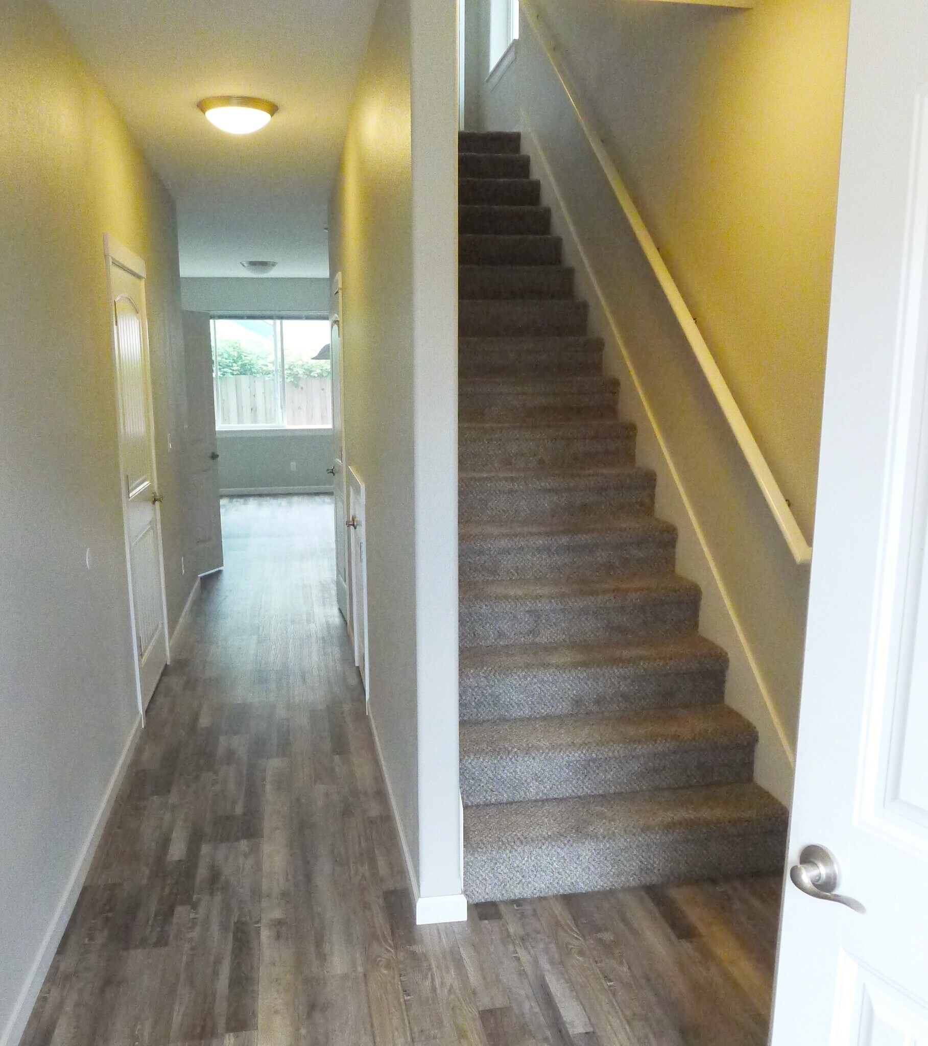 Entry - 1138 R St
