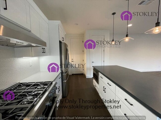 Building Photo - 3184 Manor Ave