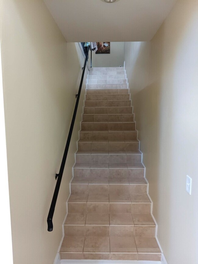 Building Photo - Deeded Boat Slip Comes with Home in Gated ...
