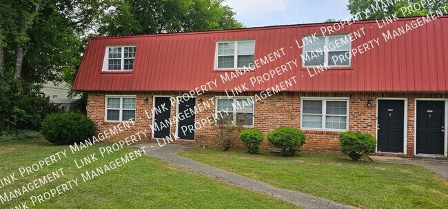Building Photo - 1636 Keeble St