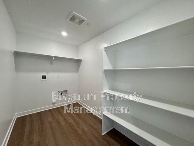 Building Photo - 30769 Valley Heights Dr.