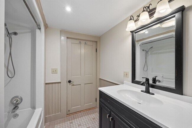 Building Photo - 24 Morrill Rd