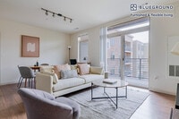 Building Photo - 36 River St