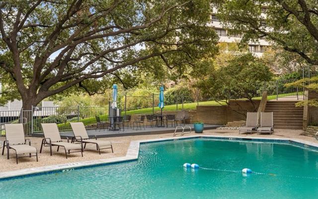 Building Photo - 3883 Turtle Creek Dr