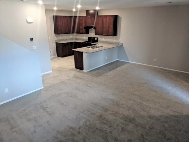 Building Photo - 2860 Alenga St