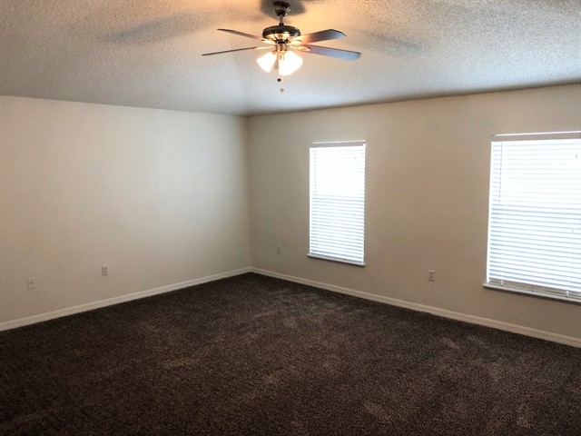 Building Photo - 5523 Ashleigh Park Dr