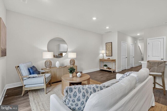 Building Photo - 37 Wisdom Ln