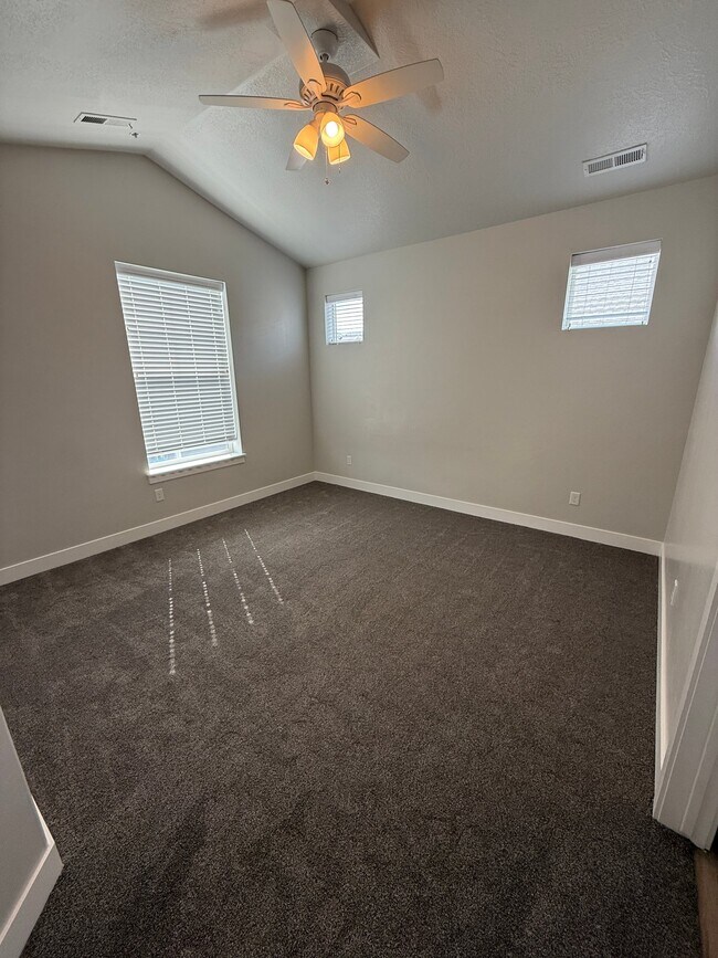 Building Photo - 14659 Bloom Dr