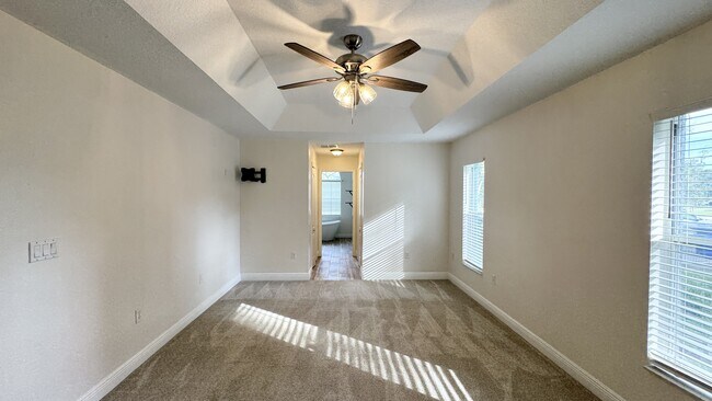 Building Photo - 616 Erin Way