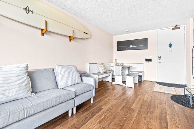 Building Photo - Cute and Newly Upgraded 1/1/1 near Ala Moana