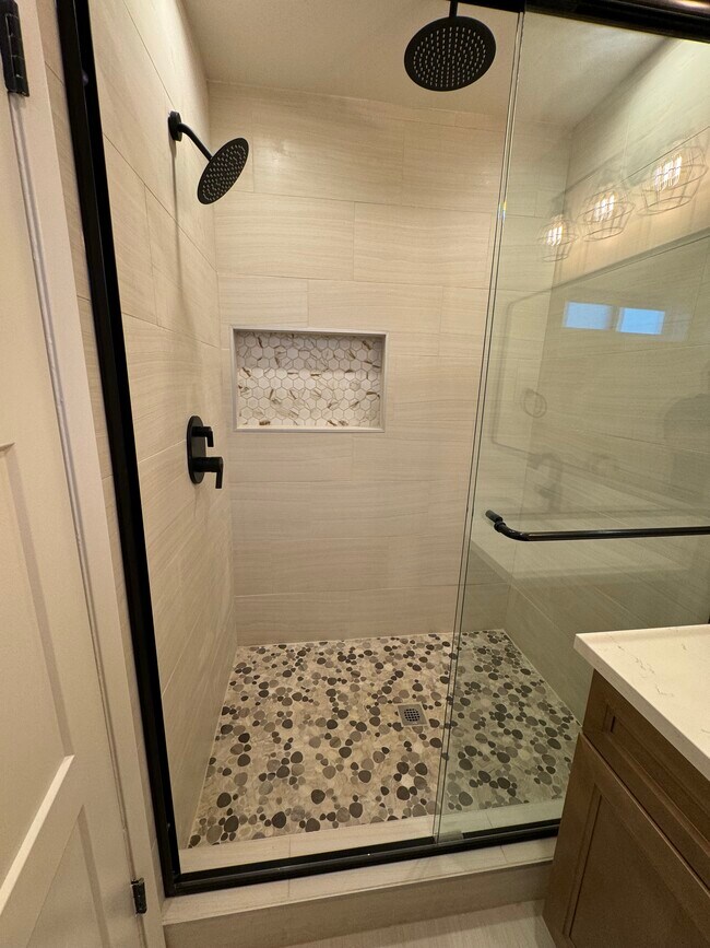 Building Photo - 10434 Baird Ave